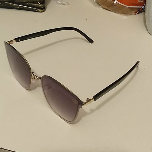 Womans Gucci sunglasses - Picture 4 of 4
